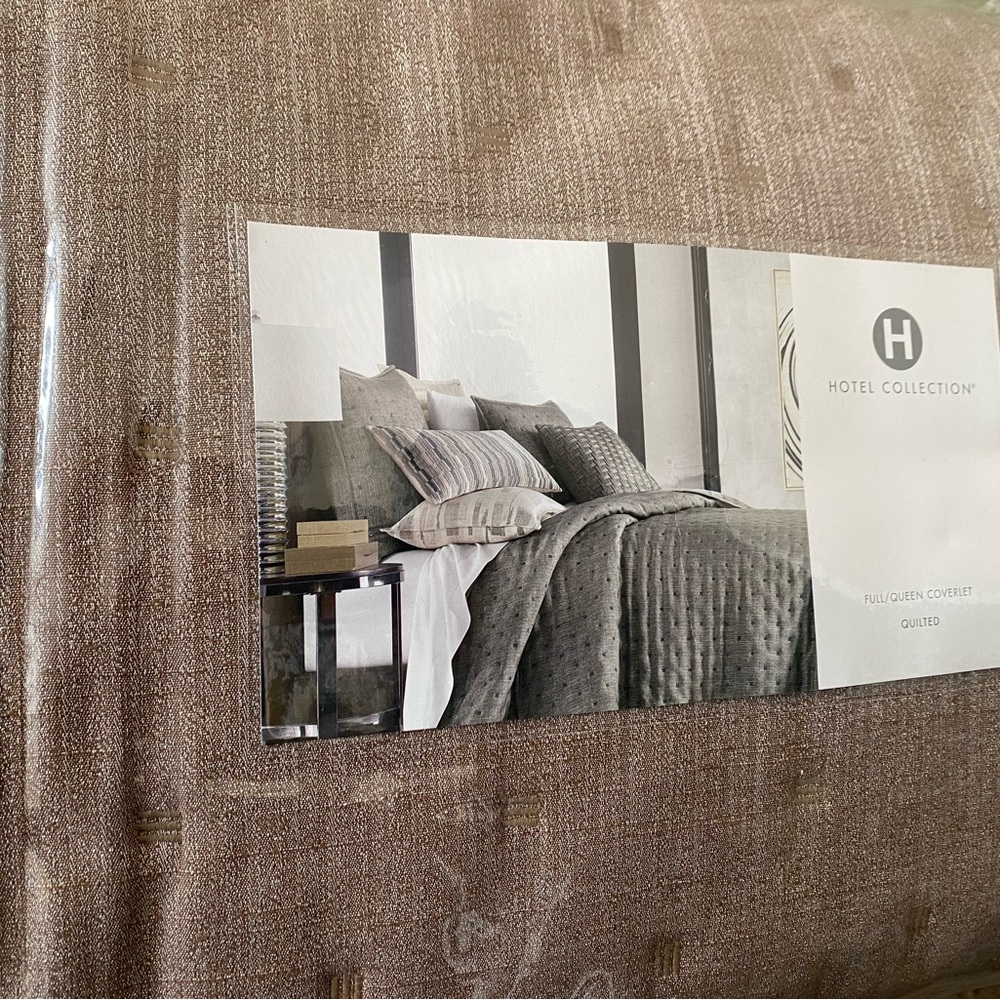 Hotel Collection Yarn Dye Full / Queen Quilted Coverlet Made in India